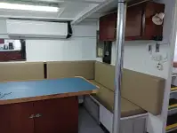 Tàu container để bán
