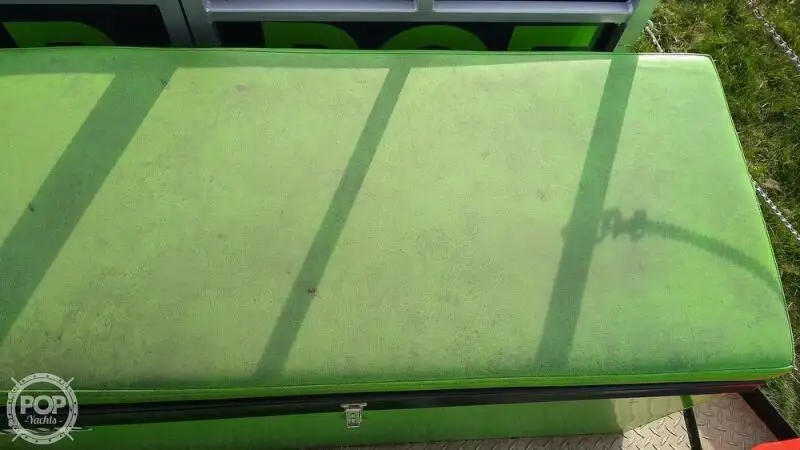 Tàu container để bán