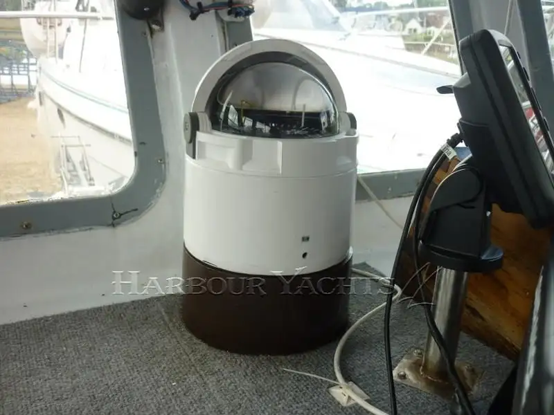 Tàu kéo lưới để bán