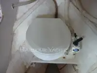 Tàu kéo lưới để bán