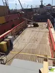 Tàu chở thủy thủ đoàn để bán