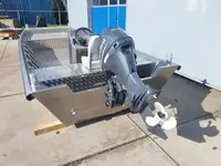 Tàu làm việc để bán