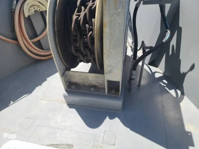 Tàu kéo lưới để bán