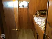 Tàu kéo lưới để bán