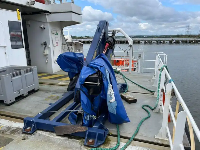 Tàu container để bán