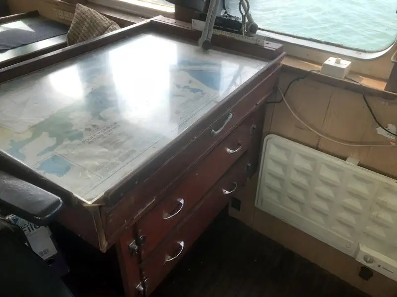 Tàu kéo để bán