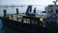 Tàu làm việc để bán