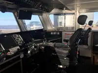 Tàu làm việc để bán
