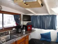 Tàu kéo lưới để bán