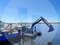 Tàu làm việc để bán
