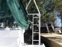 Tàu kéo lưới để bán