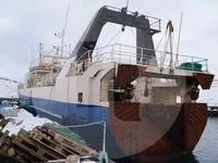 Tàu kéo lưới để bán