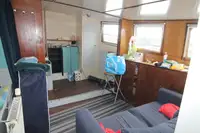 Sà lan để bán