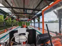Tàu du lịch để bán