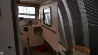 Tàu kéo lưới để bán