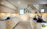 Tàu du lịch để bán