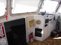 Tàu kéo lưới để bán