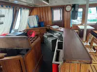 Tàu phà để bán