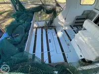 Tàu kéo lưới để bán