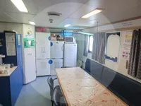 Tàu kéo để bán