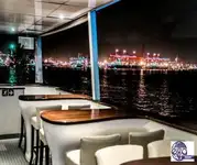 Tàu du lịch để bán
