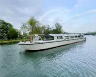 Tàu chở khách để bán