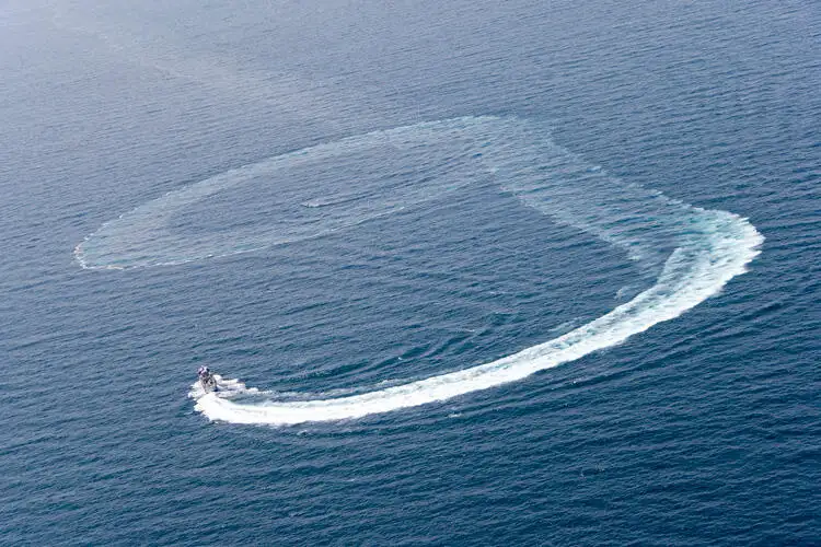 Tàu tuần tra để bán