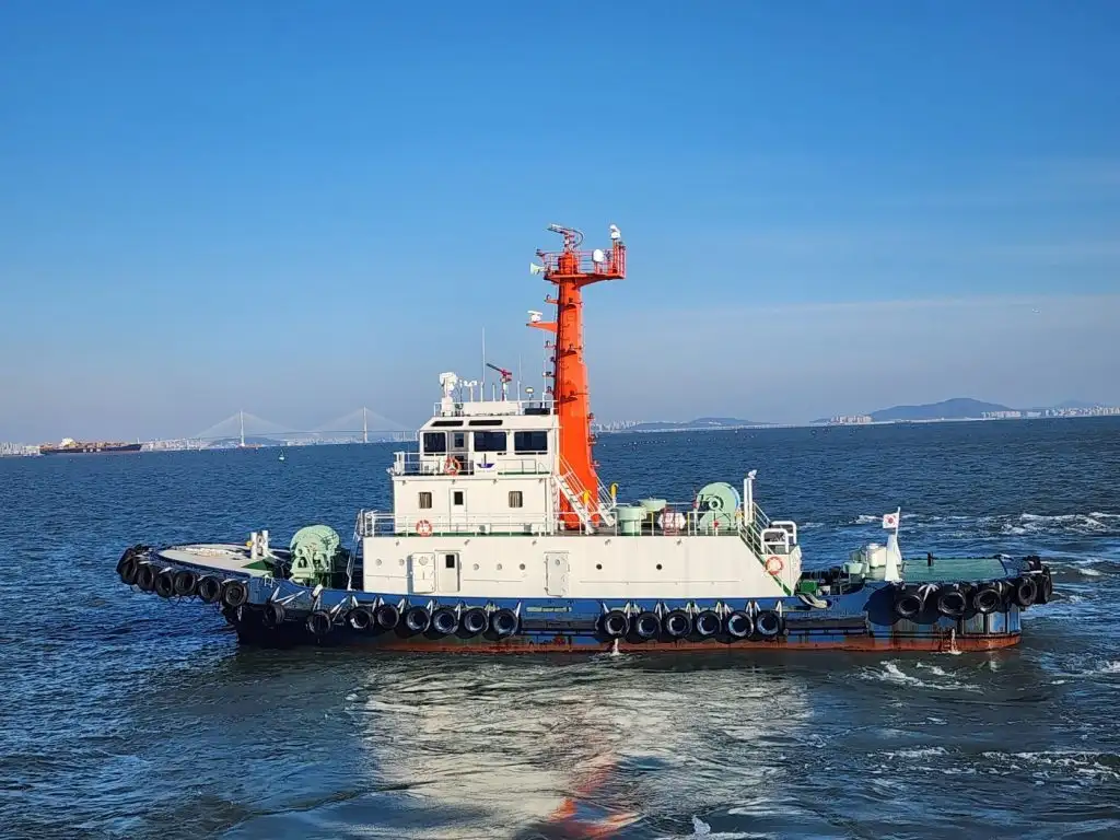 Tàu kéo để bán