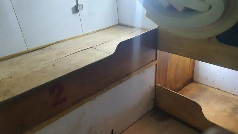 Tàu câu dài để bán