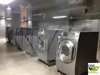 Sà lan chở người để bán