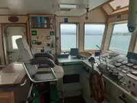 Tàu kéo để bán