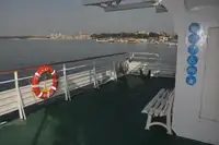 Tàu du lịch để bán