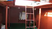 Tàu làm việc để bán