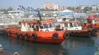 Thuyền kéo rao bán