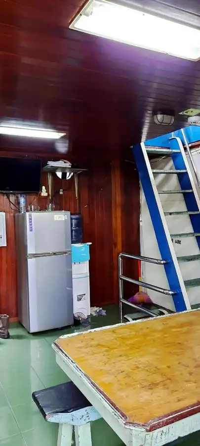 Tàu kéo để bán