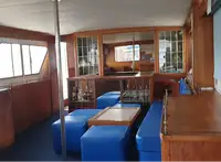 Tàu du lịch để bán