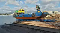 Tàu làm việc để bán
