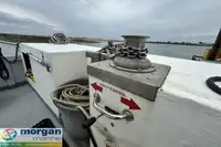 Tàu làm việc để bán