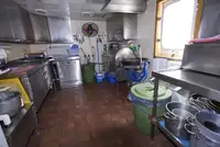 Tàu kéo lưới để bán