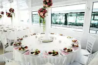 Tàu chở khách để bán