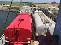 Tàu đổ bộ, chở hàng để bán
