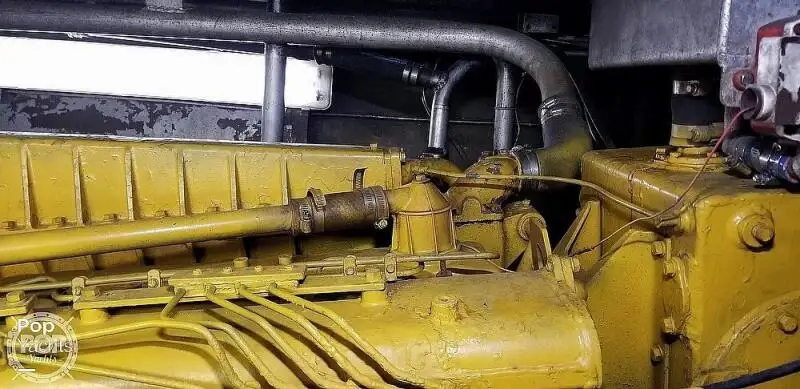 Tàu kéo lưới để bán
