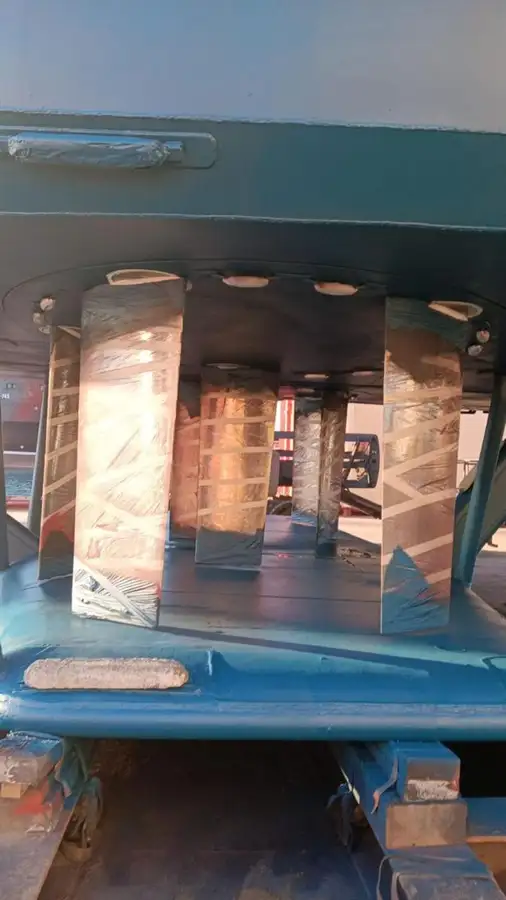 Tàu kéo để bán