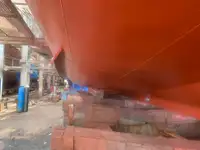 Tàu làm việc để bán