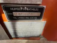 Tàu làm việc để bán