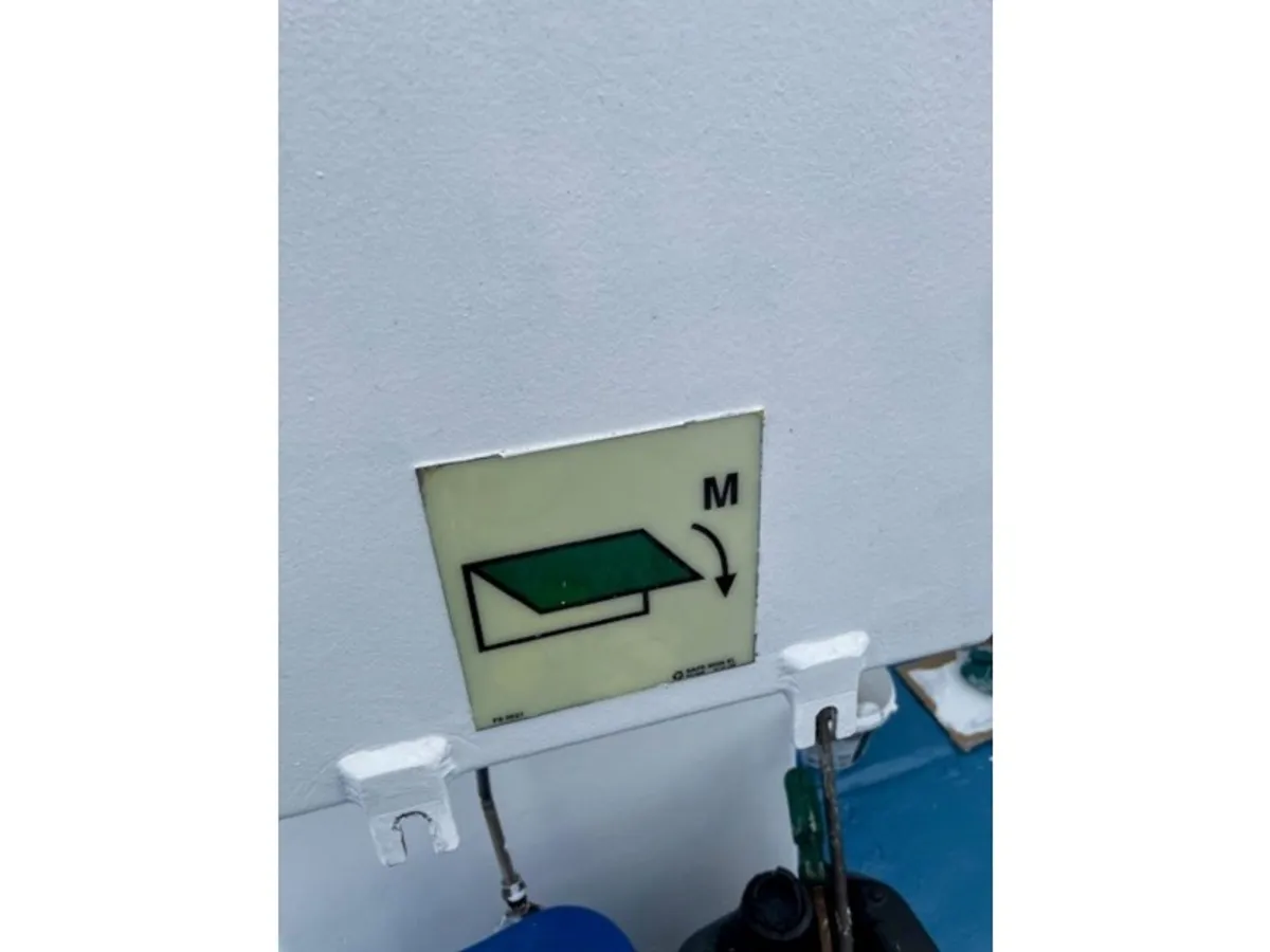 Tàu tuần tra để bán