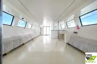 Tàu du lịch để bán