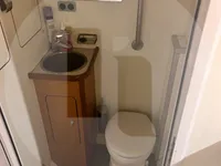 Tàu khảo sát để bán