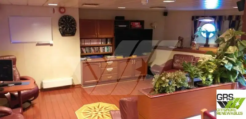 Tàu khảo sát để bán