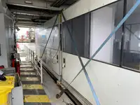 Tàu container để bán